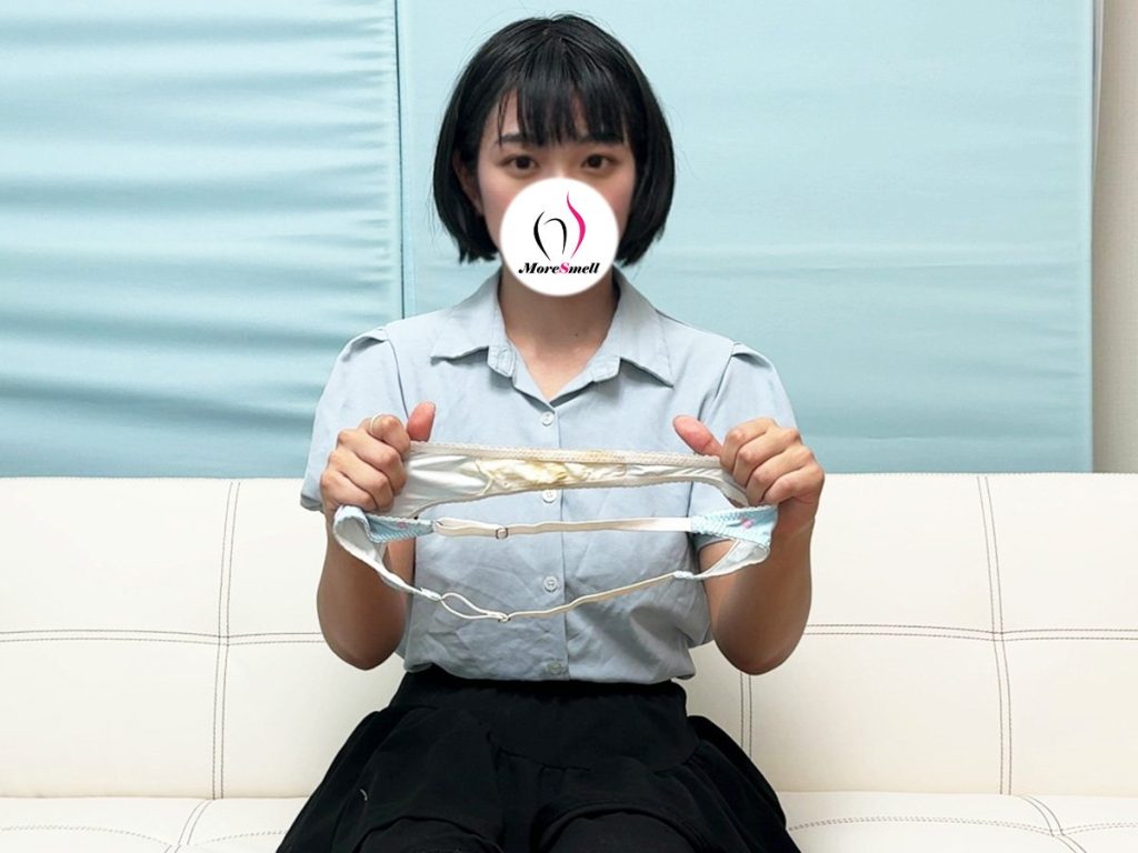 学費のために...大学院生ゆりちゃんから買い取った下着を紹介！ - 画像5