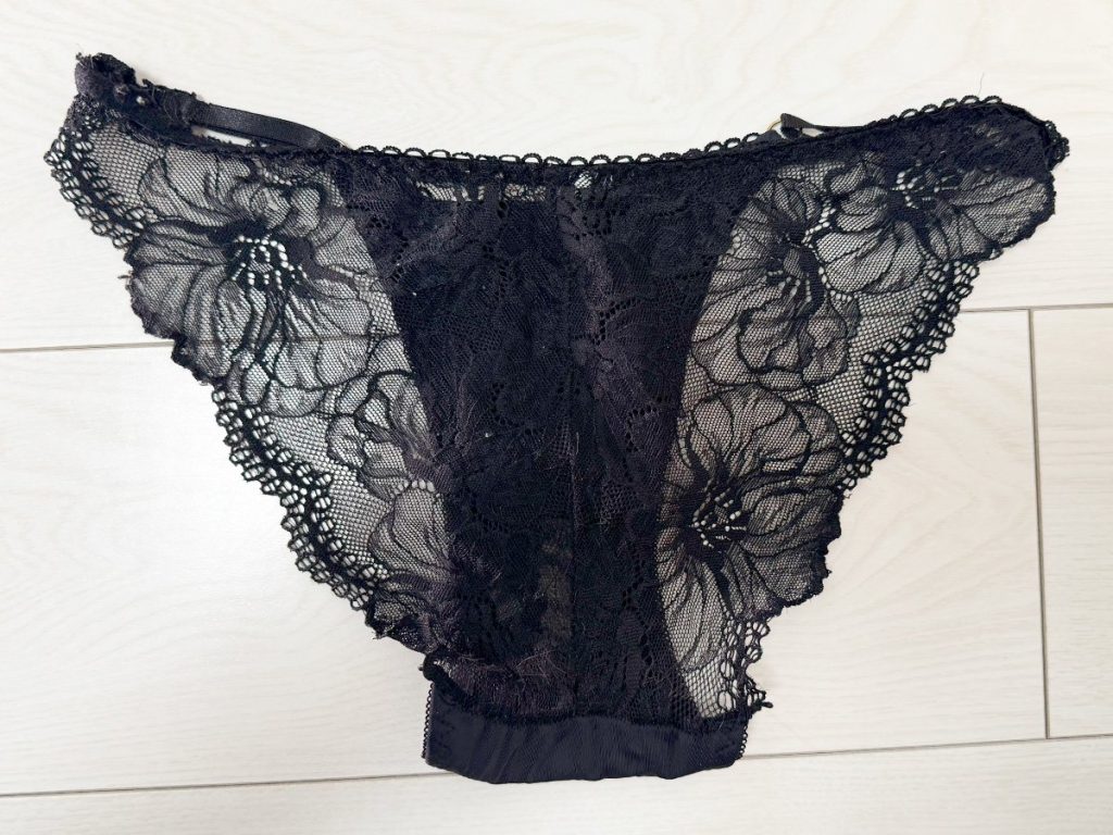 【YouTube24万回再生☆】クール美女のオナニーおしっこパンツ＆オールヌード公開！ - 画像3