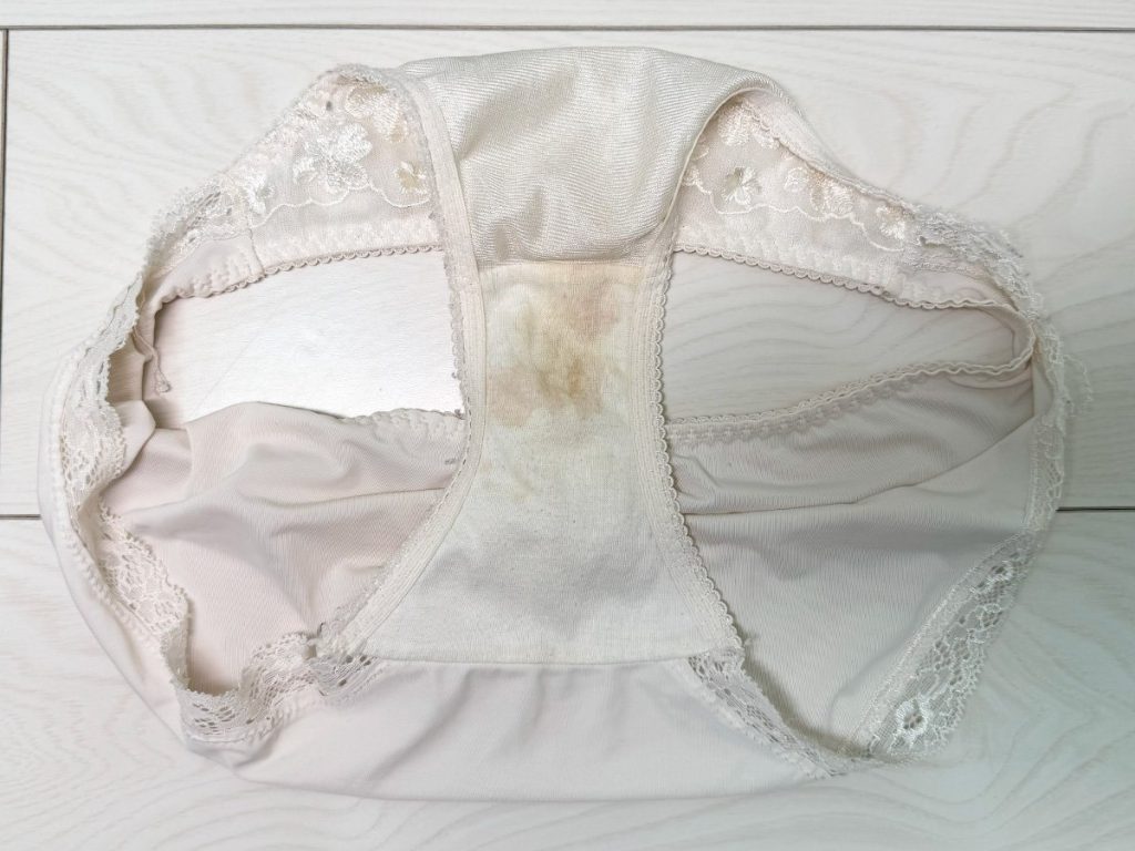 拭かずに来ました...。20歳女子大生のゆいちゃんの下着紹介！ - 画像4