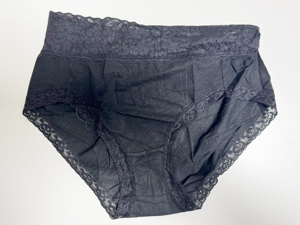 ボロボロになるまで履く派！なぎちゃんの下着紹介！ - 画像2