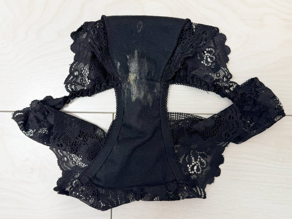 【女神降臨】風呂キャン界隈の金髪ギャルから汚下着買取！【下着紹介】 - 画像4