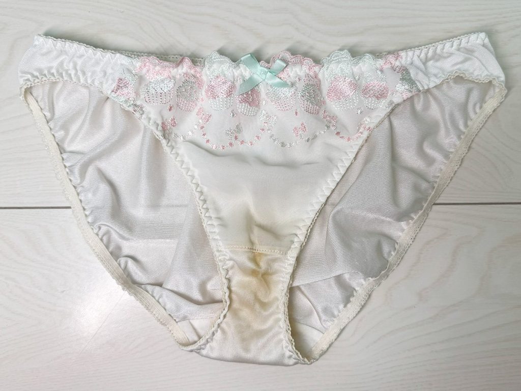 18歳★茶色の拭き残し！撮られて濡れ塗れ！禁断の痴態を披露★ - 画像7