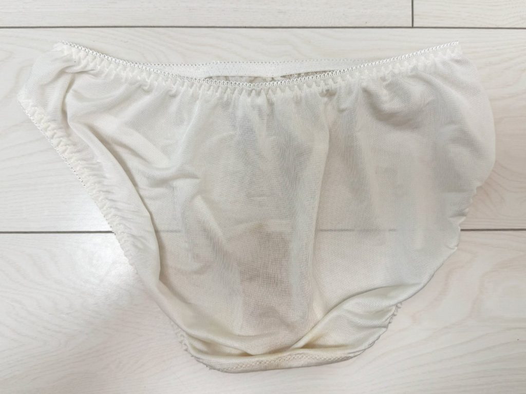 18歳★茶色の拭き残し！撮られて濡れ塗れ！禁断の痴態を披露★ - 画像3