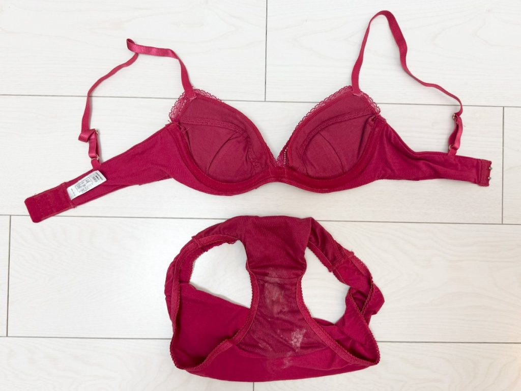 【ポッチあり】プライベート下着上下セットを実際に着脱して紹介！ - 画像8