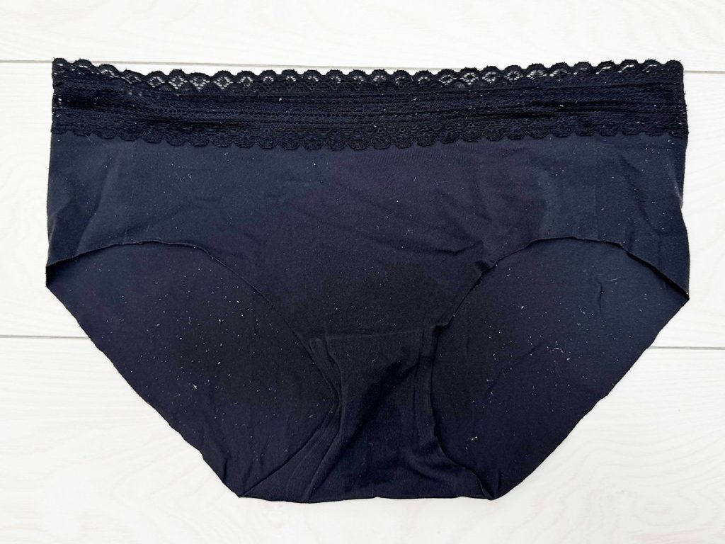 高○生から着用！？ギャルのとんでもパンツを買い取り！ - 画像6