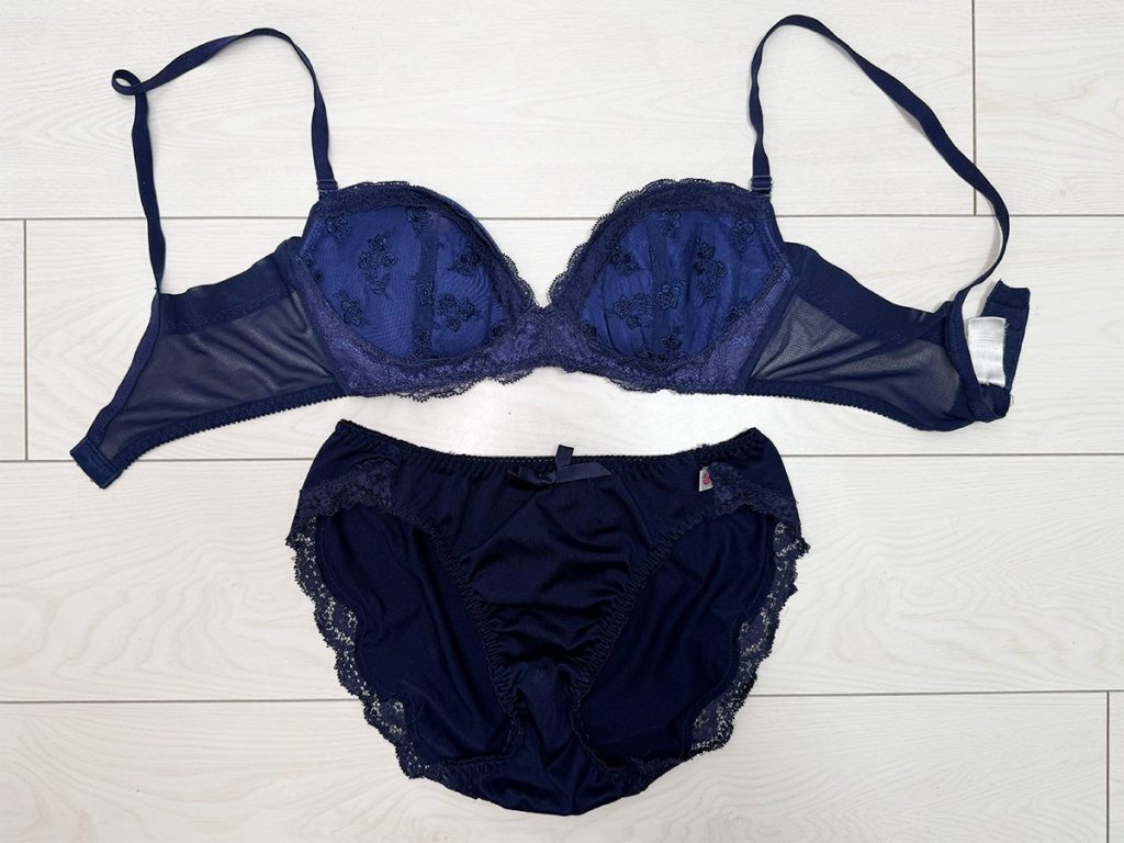 壊れるほどボロボロ!?学生時から着用の超ビンテージ下着が入荷しました！ - 画像14