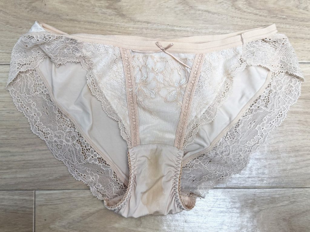 ハプニング屁！？アナルを思いっきり広げたら...！見所たっぷり衝撃の痴態を公開！ - 画像2