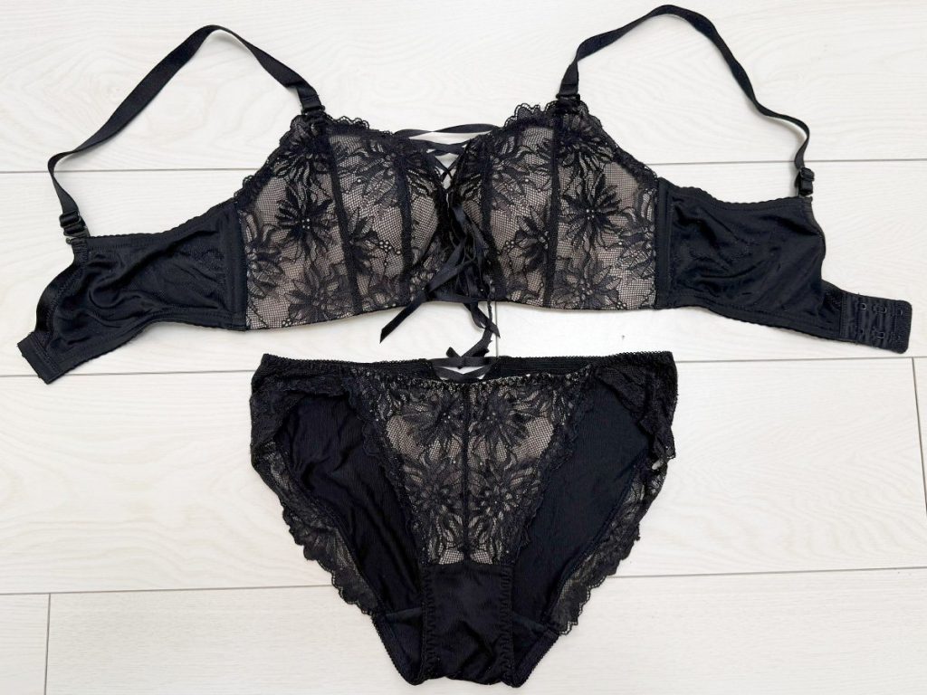 全部6年もの！生脱ぎポッチあり！22歳らんちゃんの下着を買取 - 画像2