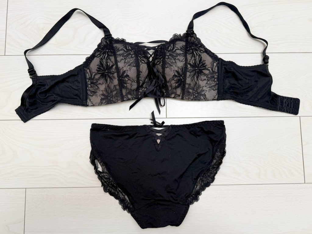 全部6年もの！生脱ぎポッチあり！22歳らんちゃんの下着を買取 - 画像3