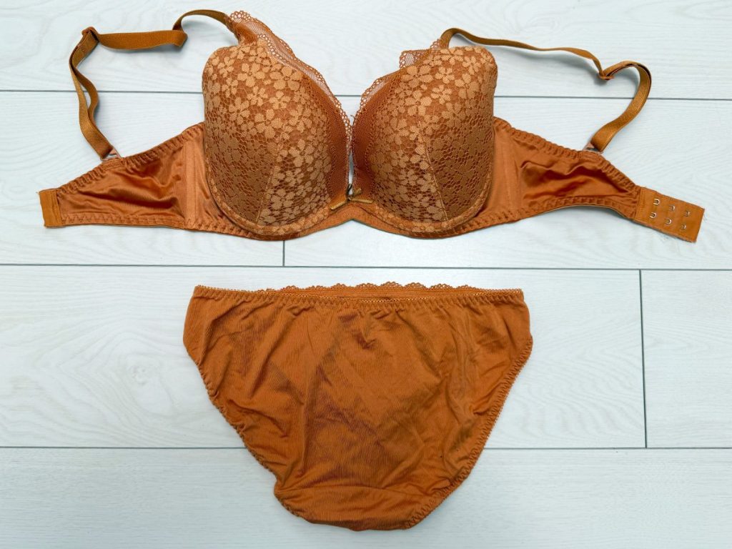 全部6年もの！生脱ぎポッチあり！22歳らんちゃんの下着を買取 - 画像15