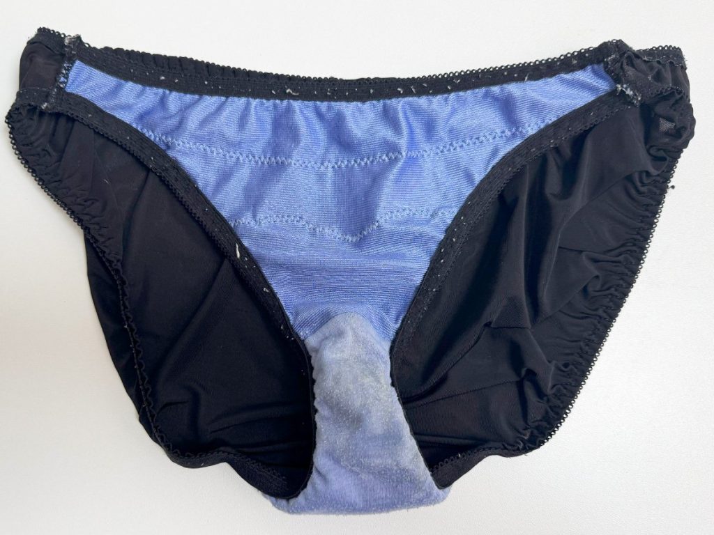 【下着紹介】4年ヴィンテージパンツ！25歳保育士さとみちゃんから買い取った下着を紹介！ - 画像3