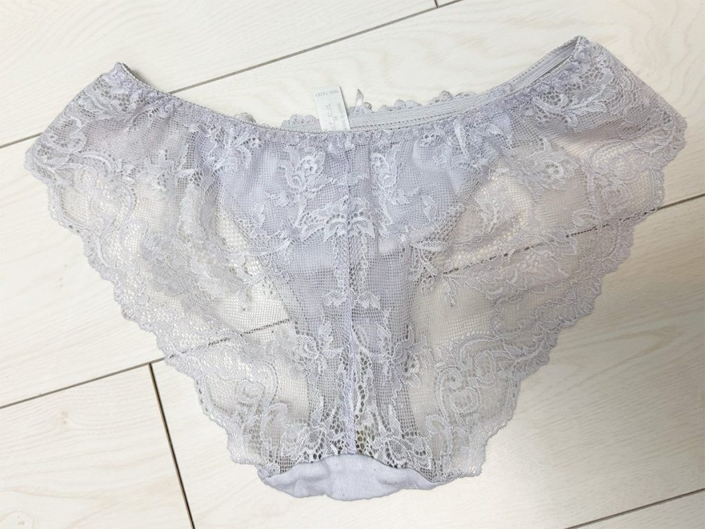 ぺったんこ美女！ほぼ無毛、純粋無垢なアソコとアナルをじっくり観察☆彡 - 画像3