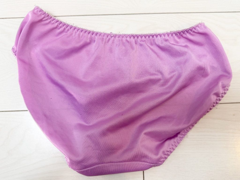 「匂い嗅がれるの癖かも」大学2年生にこちゃんから買い取った下着を紹介！【下着紹介】 - 画像3