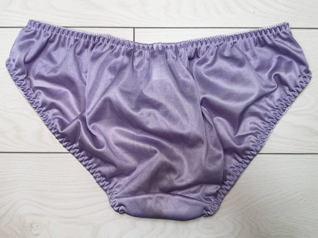 27年間未処理！陰毛ブラックホールを丸裸に！るるちゃん27歳OL - 画像3