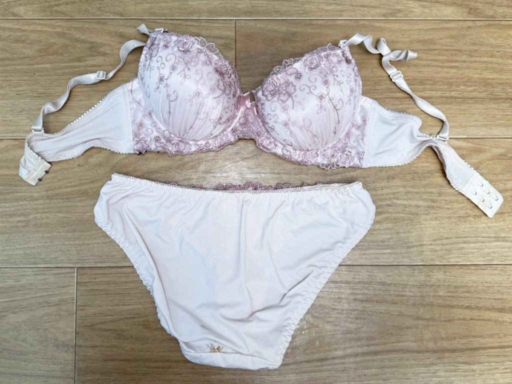 茶色染み大回転★汚下着セット５枚を大公開！ - 画像15