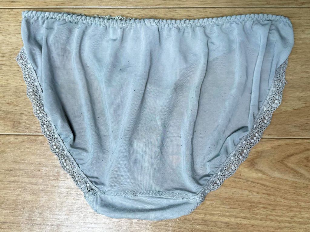 屁ハプニング有！帰国子女の油断した剛毛アソコを観察！ - 画像7