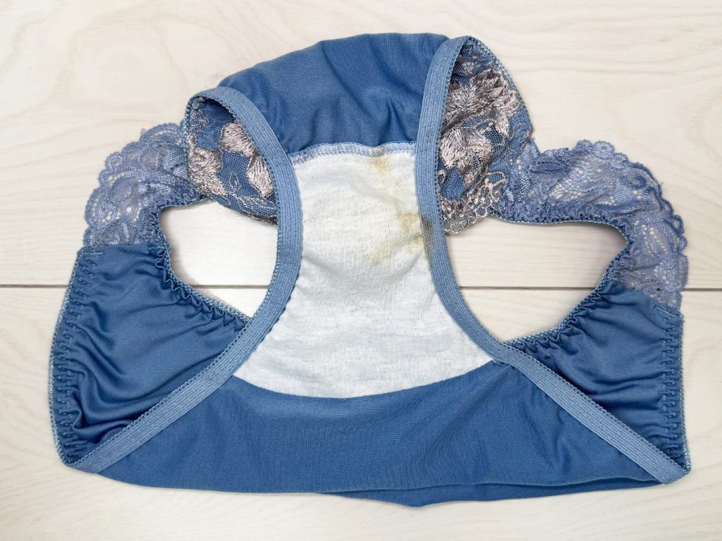 衝撃の処女！本当に大丈夫！？ウブ学生さんの照れ笑い全裸を公開★ - 画像4