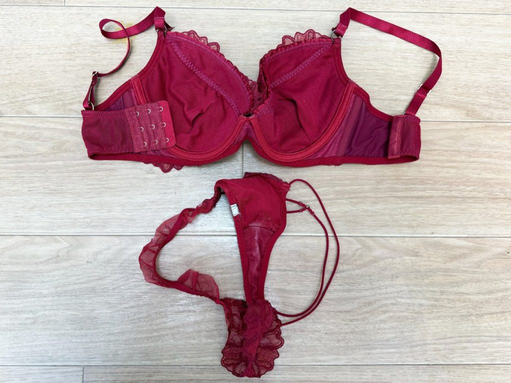 激臭保証！完璧黒髪美女のおしっこひたひた3日履きパンツを買い取り！ - 画像16