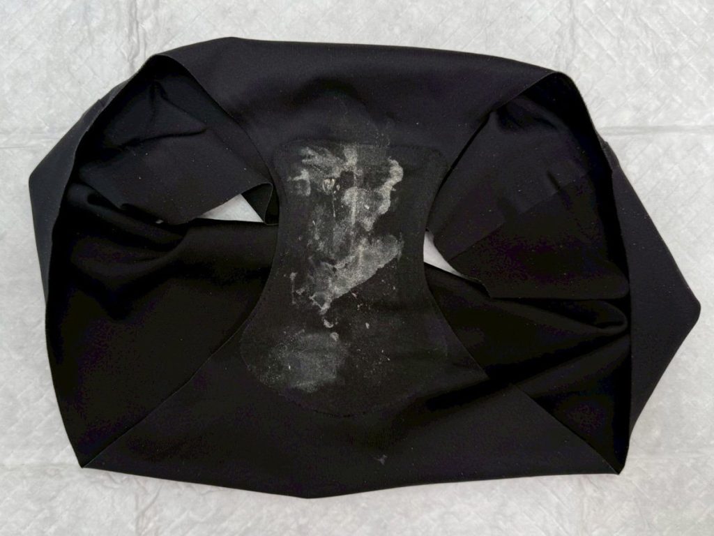 アナルアップで茶色のサプライズ★推しのために来た無防備女子の拭き残しハプニング！ - 画像4