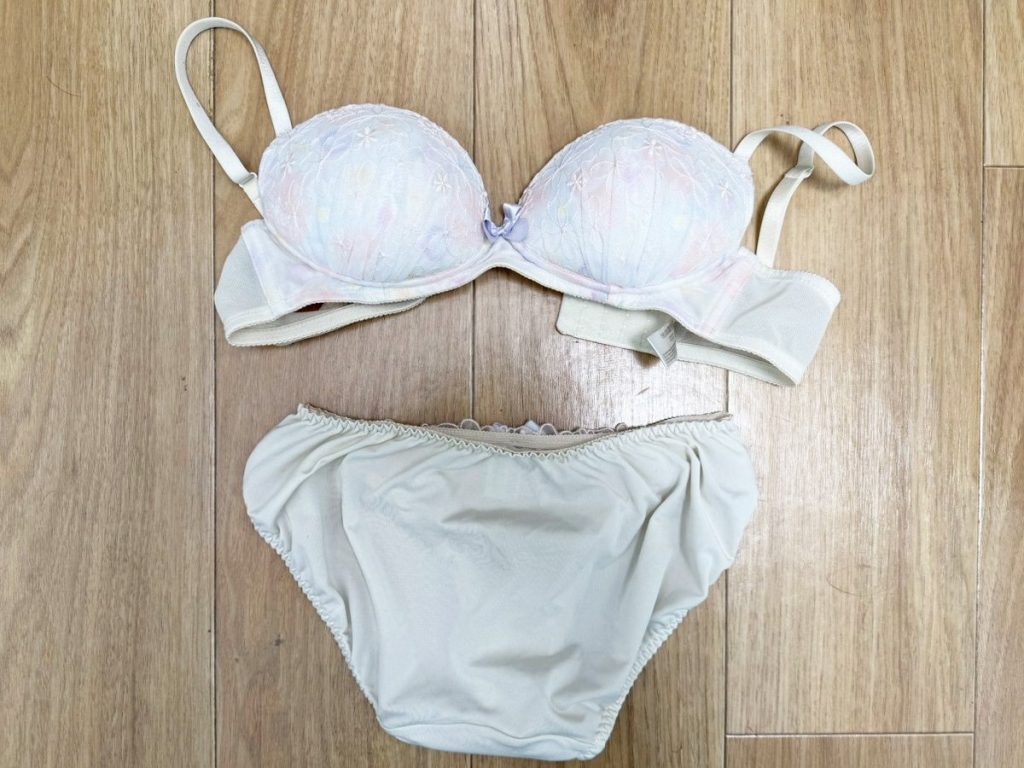 【電マ携帯美女】腰浮きガチオナニーを披露 - 画像3