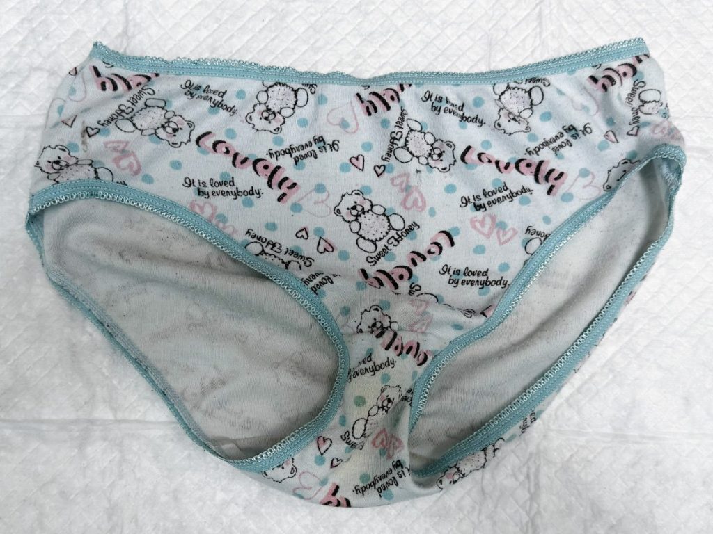 【大剛毛】20年間未処理！？ミニマム美処女の陰毛を公開！ - 画像6