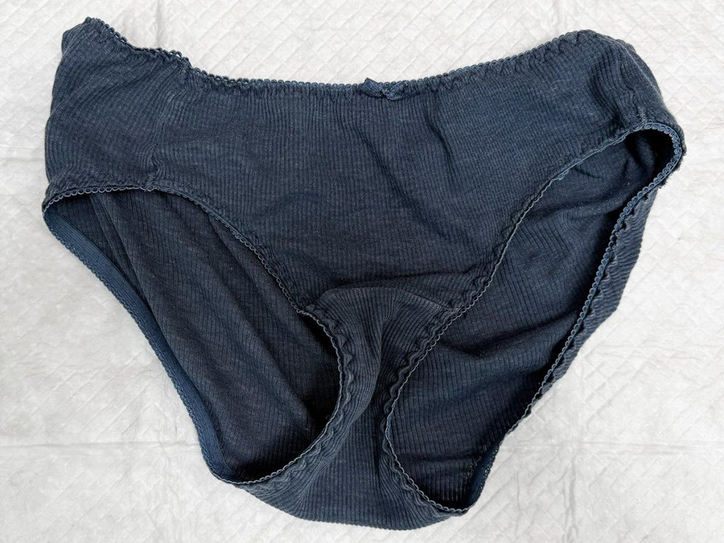 ハーフ爆乳美女降臨★汚下着３点を買い取り！ - 画像10