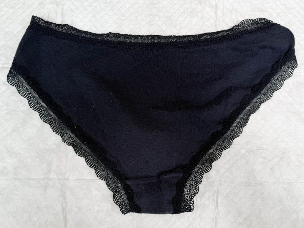 ハーフ爆乳美女降臨★汚下着３点を買い取り！ - 画像7