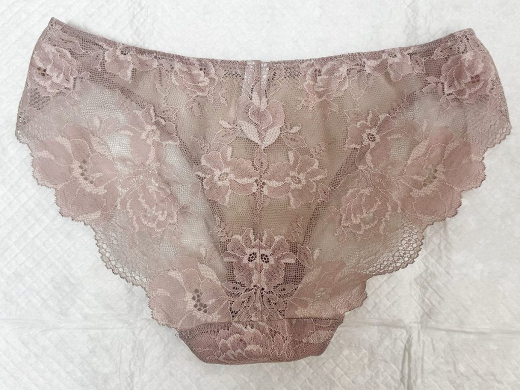 生活費が足りない...！みなみちゃんの愛用パンツを買い取り【SNS一本釣り】 - 画像3