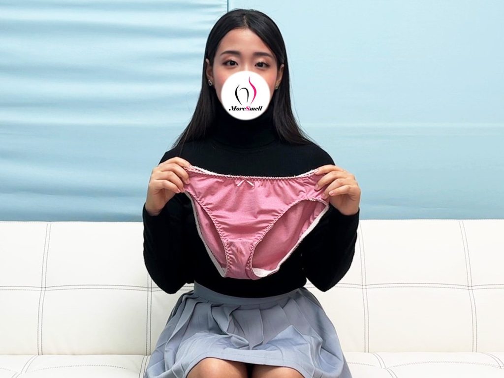 ハーフ爆乳美女降臨★汚下着３点を買い取り！ - 画像1