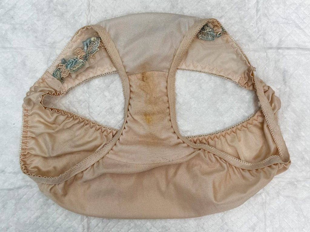 上京したての照れ屋18歳ちゃんから下着を買取!【SNS一本釣り】 - 画像4